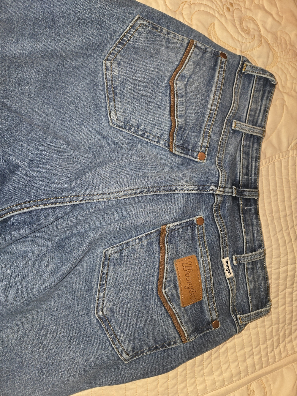 Wrangler Women's Light Blue High-Rise Jeans